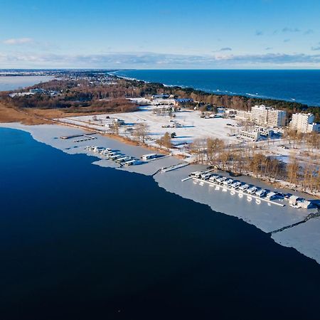 Grand Ht Houseboats - Domki Na Wodzie - Sauna, Jacuzzi, Kominek Mielno  Eksteriør bilde