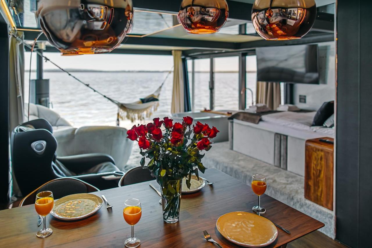 Grand Ht Houseboats - Domki Na Wodzie - Sauna, Jacuzzi, Kominek Mielno  Eksteriør bilde