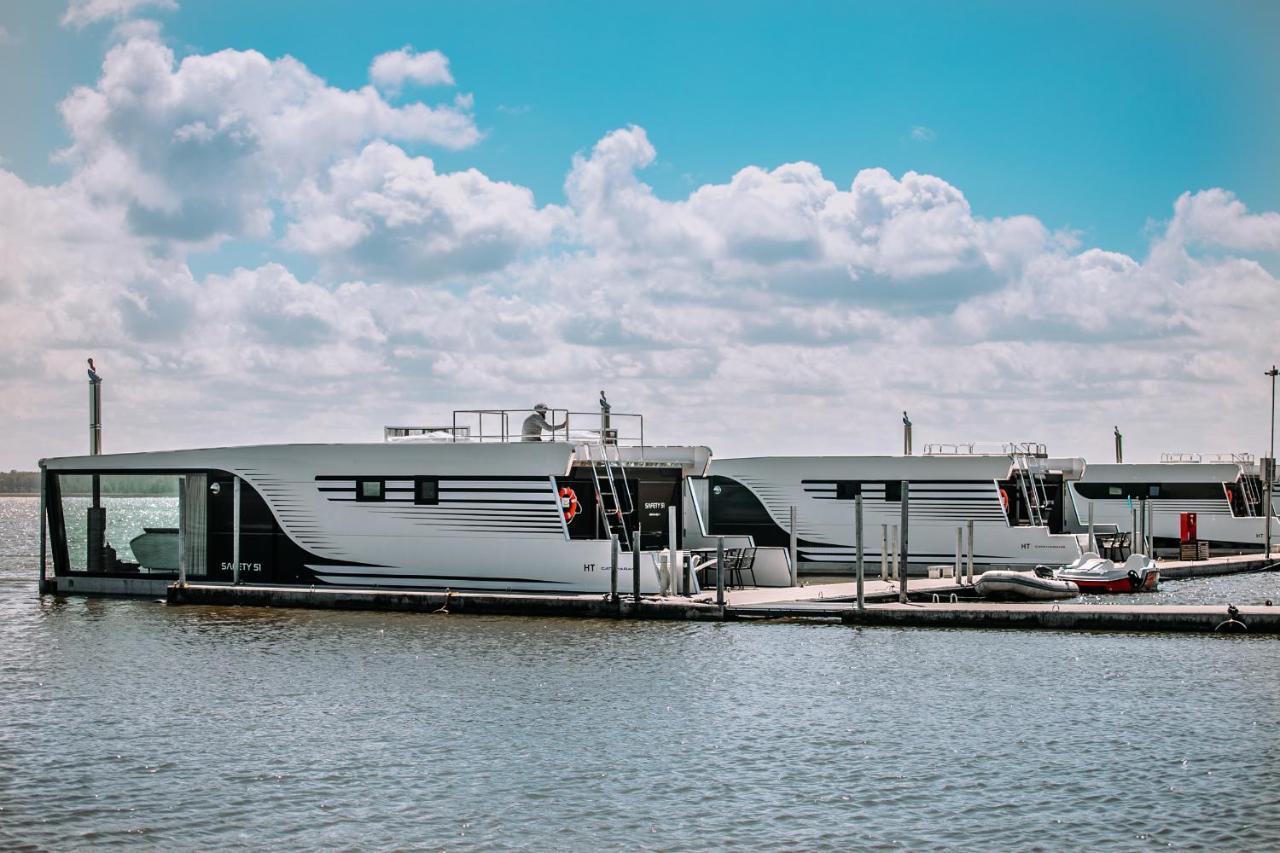 Grand Ht Houseboats - Domki Na Wodzie - Sauna, Jacuzzi, Kominek Mielno  Eksteriør bilde