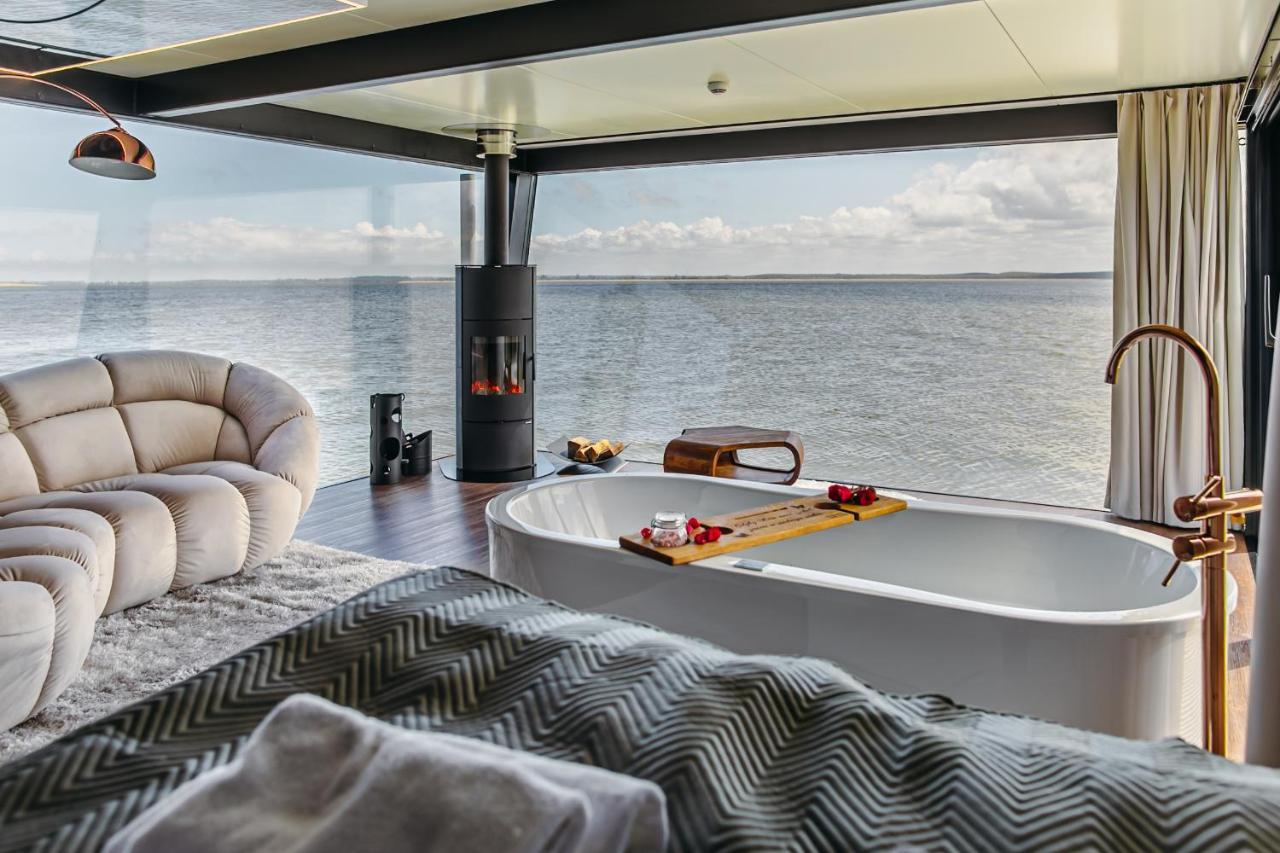 Grand Ht Houseboats - Domki Na Wodzie - Sauna, Jacuzzi, Kominek Mielno  Eksteriør bilde