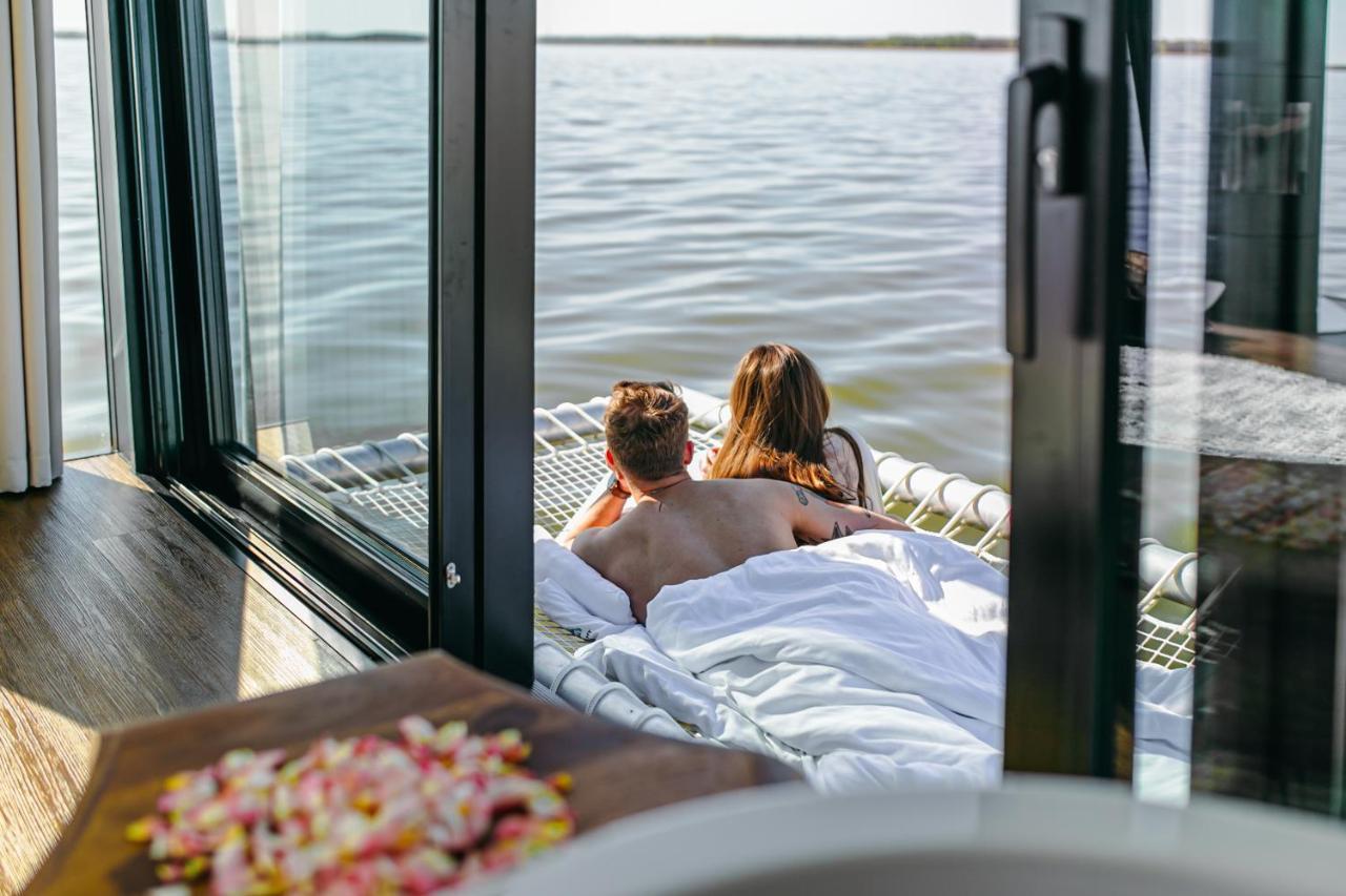 Grand Ht Houseboats - Domki Na Wodzie - Sauna, Jacuzzi, Kominek Mielno  Eksteriør bilde