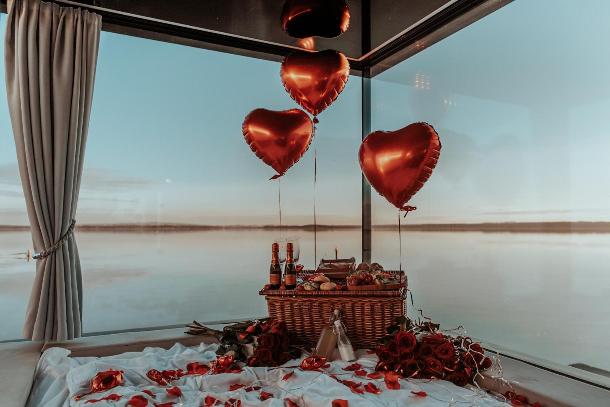 Grand Ht Houseboats - Domki Na Wodzie - Sauna, Jacuzzi, Kominek Mielno  Eksteriør bilde