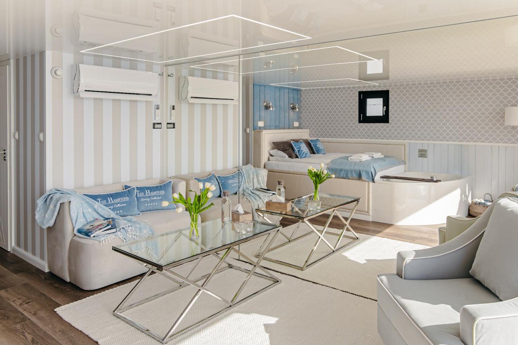 Grand Ht Houseboats - Domki Na Wodzie - Sauna, Jacuzzi, Kominek Mielno  Rom bilde