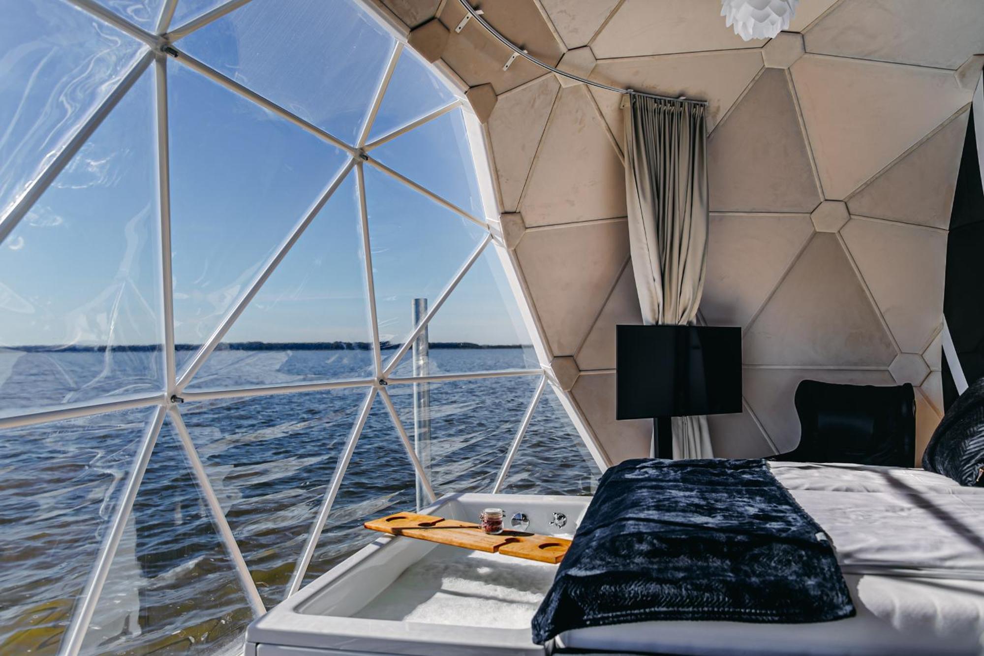 Grand Ht Houseboats - Domki Na Wodzie - Sauna, Jacuzzi, Kominek Mielno  Rom bilde