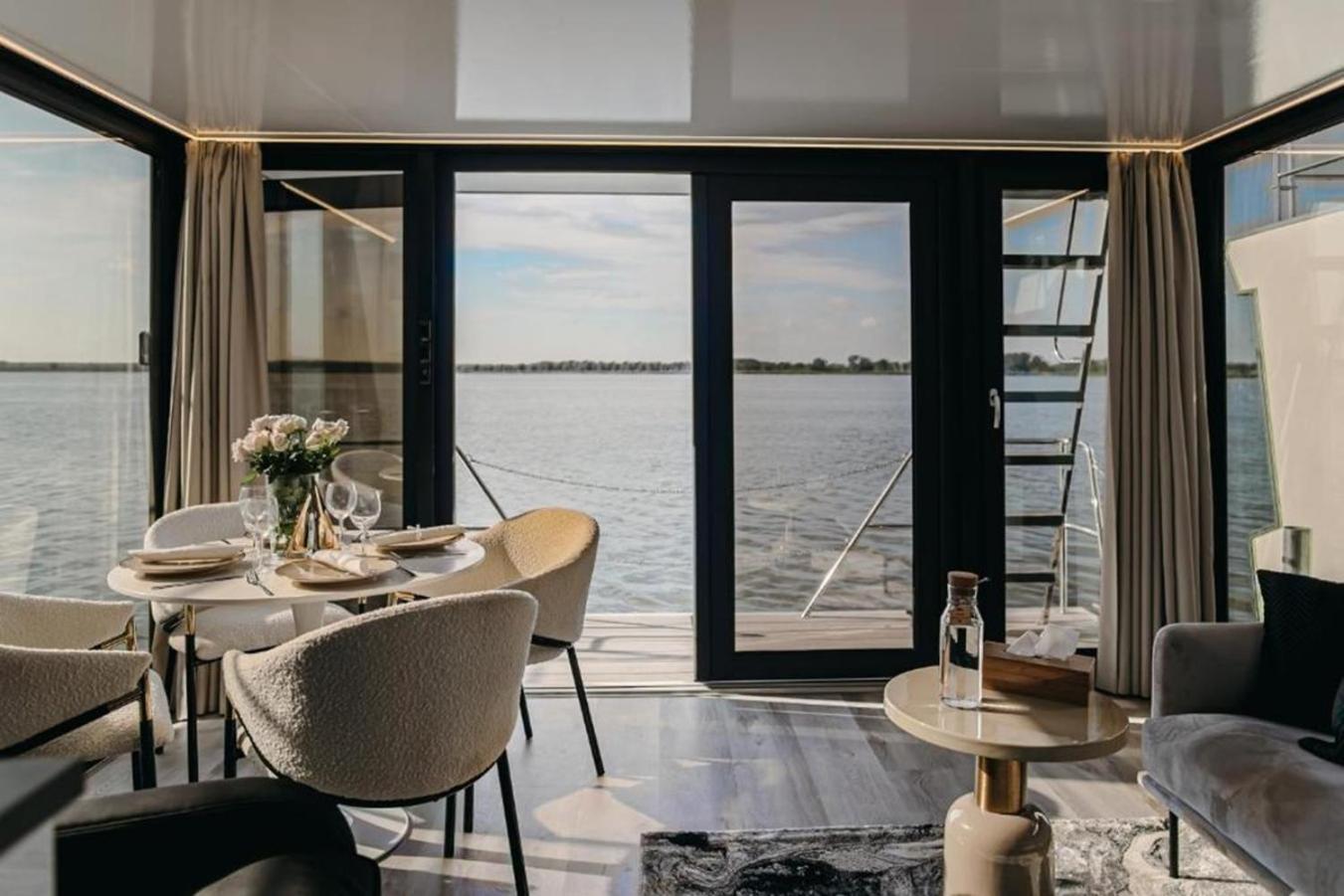 Grand Ht Houseboats - Domki Na Wodzie - Sauna, Jacuzzi, Kominek Mielno  Eksteriør bilde