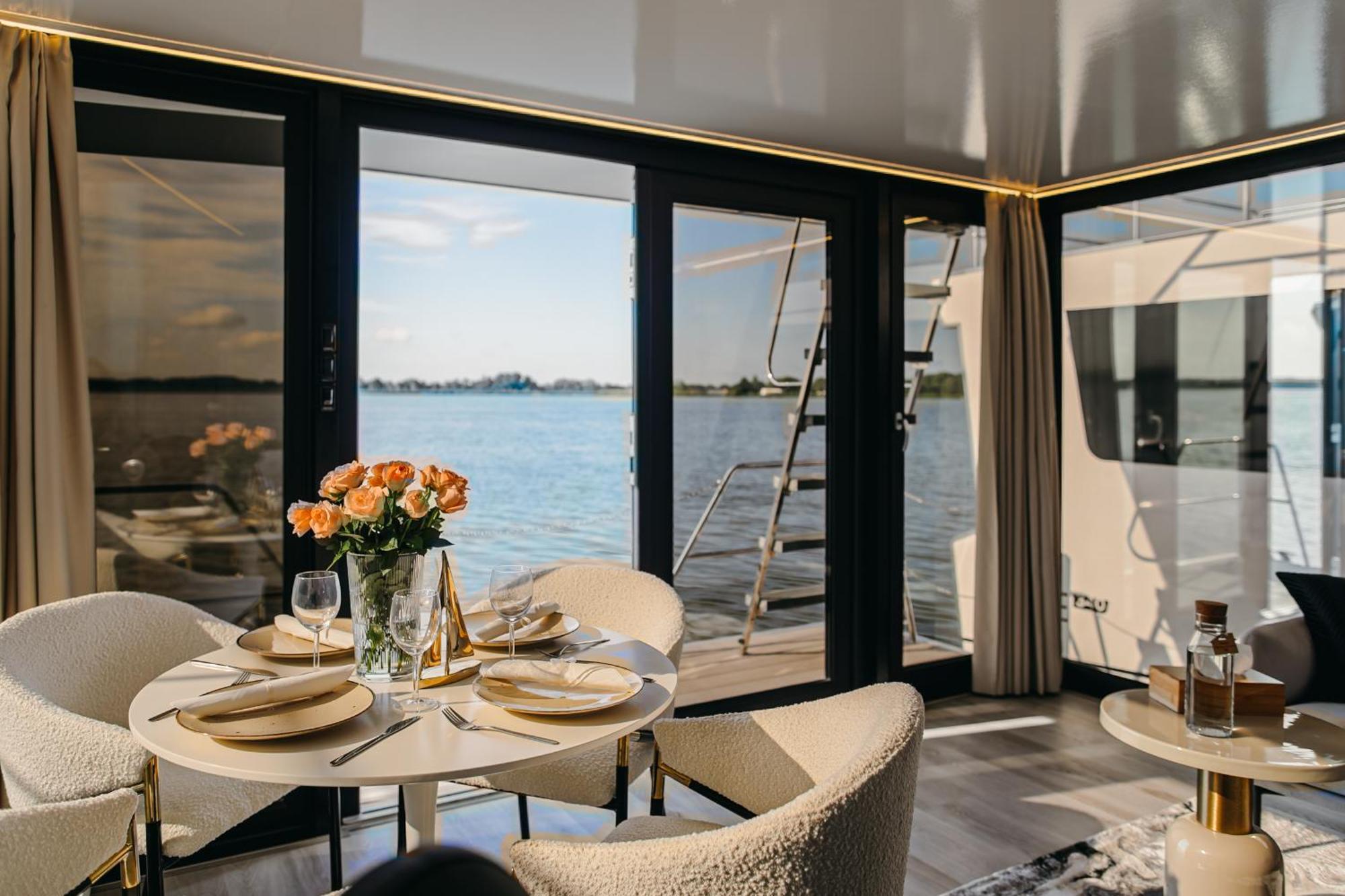 Grand Ht Houseboats - Domki Na Wodzie - Sauna, Jacuzzi, Kominek Mielno  Rom bilde
